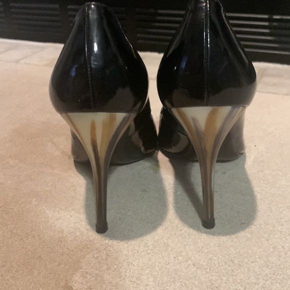 Stuart Weitzman Heels. Size 7. Good condition. So Unique! - Picture 5 of 10